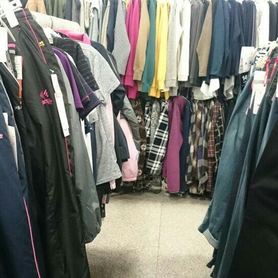 しまむら ホームズ葛西店 Clothing Store In 葛西