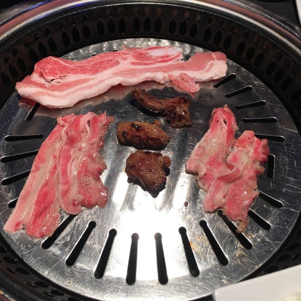 Foto diambil di Gen Korean BBQ House oleh Cathy H. pada 12/15/2016