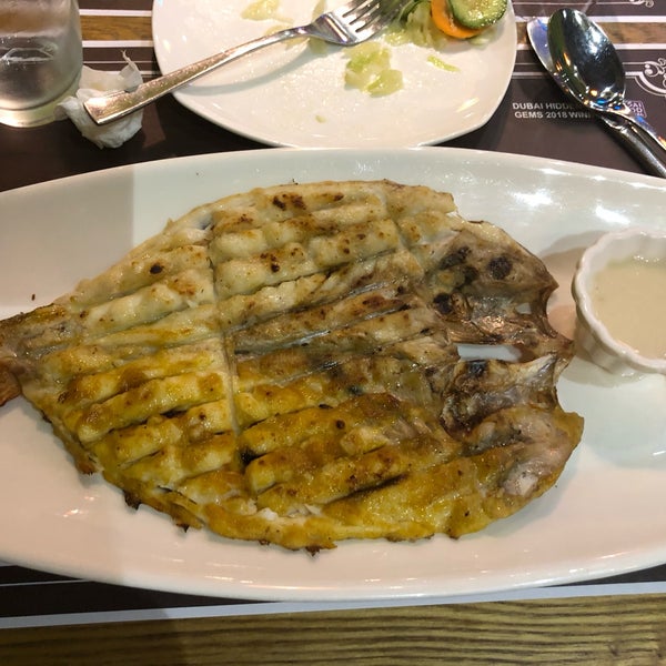 Photo taken at Fish Hut Restaurant by Meysam B. on 9/26/2018