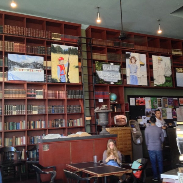 9/21/2013にJanがBauhaus Books &amp; Coffeeで撮った写真