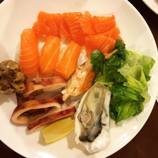 Photo taken at Vegas Seafood Buffet by Renee Y. on 3/19/2015