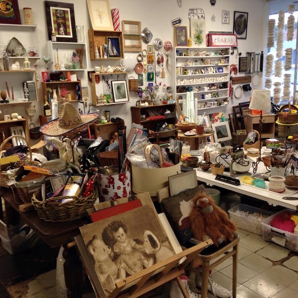 Free Oakland UP Thrift / Vintage Store in Lower Dimond