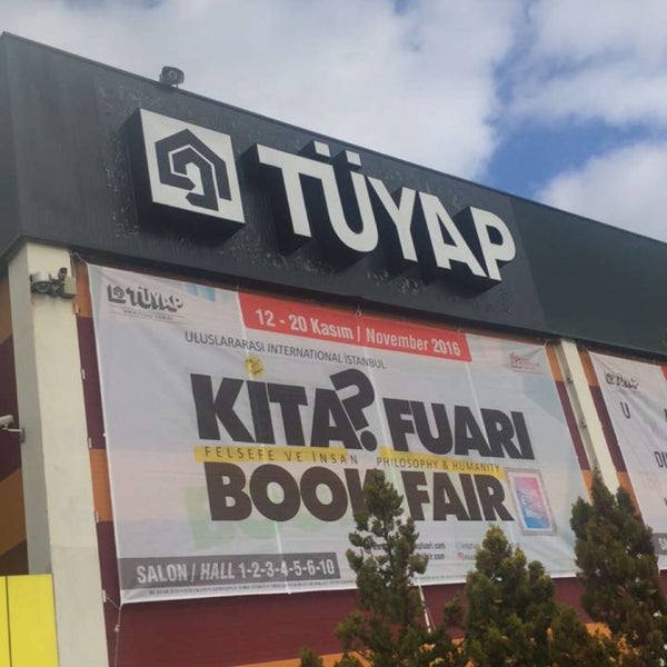 รูปภาพถ่ายที่ Tüyap Fuar ve Kongre Merkezi โดย ßeTüsH เมื่อ 11/14/2016