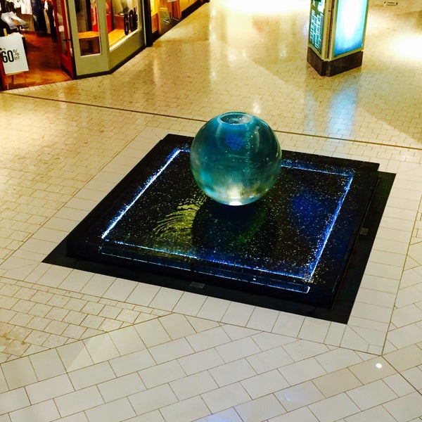 The Short Hills Mall Ball Fountain 1 tip