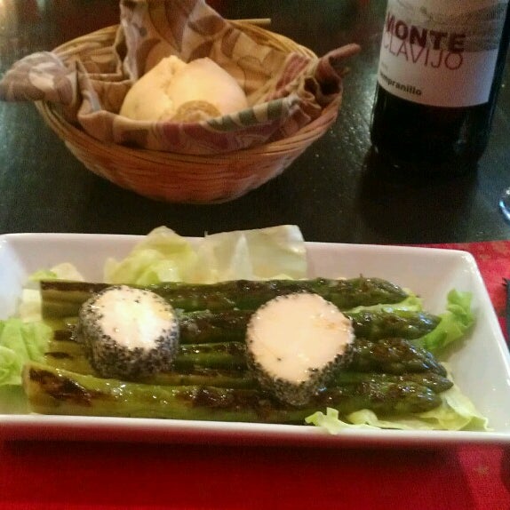 Photo taken at Restaurante La Tabernilla by Javier R. on 6/13/2013