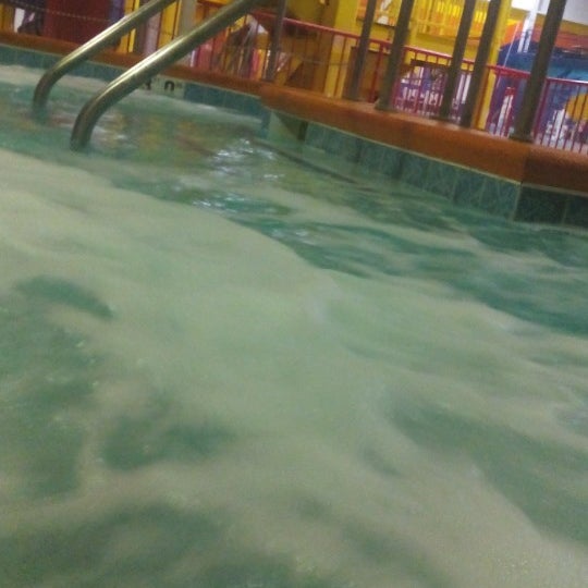 Splashdown Indoor Water Park 2400 10th St SW