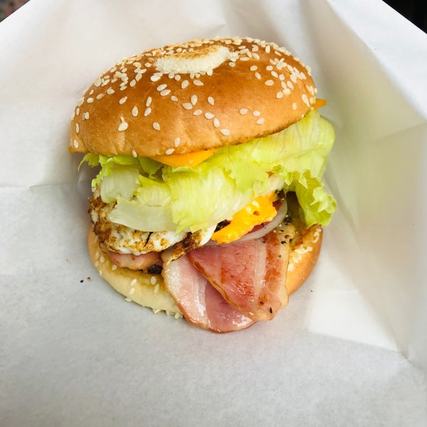 Sasebo C B Burgers Burger Joint In 佐世保市 Sasebo C B Burgers Burger Joint In 佐世保市