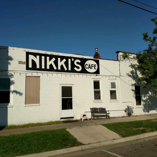 Nikki's Cafe Breakfast Spot