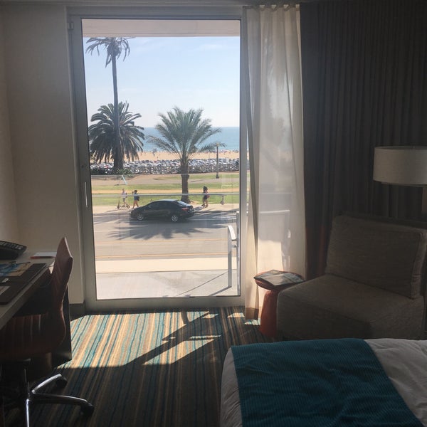 Foto diambil di Shore Hotel oleh Hussam pada 8/1/2018