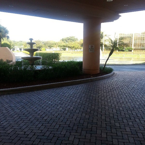 Photo taken at DoubleTree by Hilton Hotel West Palm Beach Airport by Kendell H. on 3/24/2013