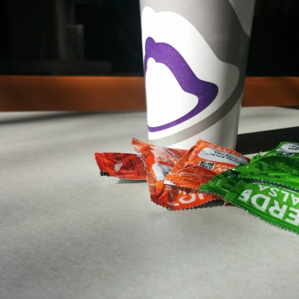 Taco Bell Fast Food Restaurant in Layton