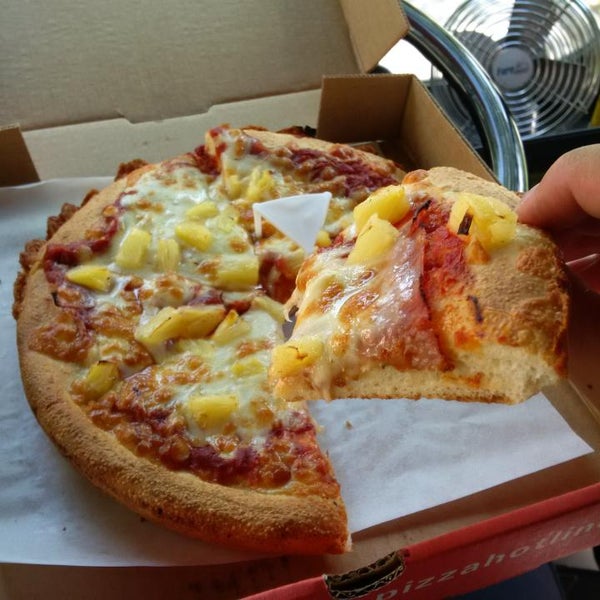 Pizza Hotline St. Boniface 2 tips