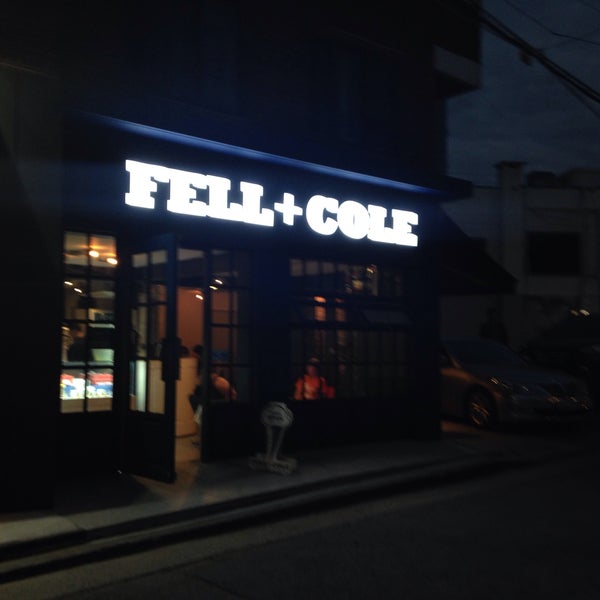 9/29/2015 tarihinde Sungwon S.ziyaretçi tarafından FELL+COLE'de çekilen fotoğraf