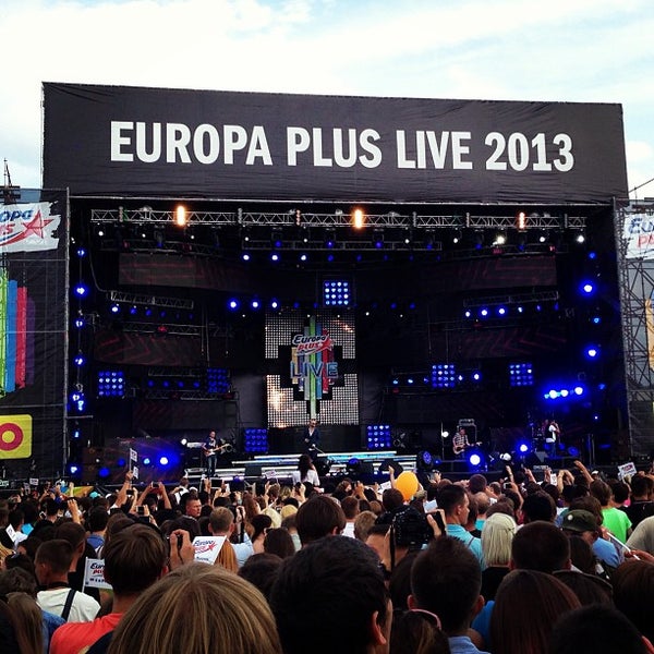 7/13/2013 tarihinde Mike I.ziyaretçi tarafından Europa Plus LIVE'de çekilen fotoğraf