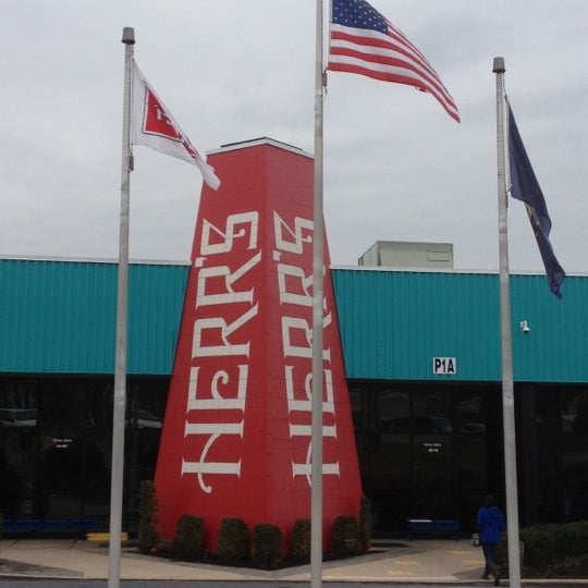 Photo taken at Herr&#39;s Snack Factory Tour by Steven T. on 1/15/2013