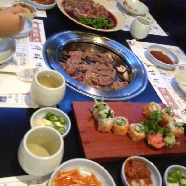 Foto diambil di Seorabol Korean Restaurant oleh Steven T. pada 1/5/2014
