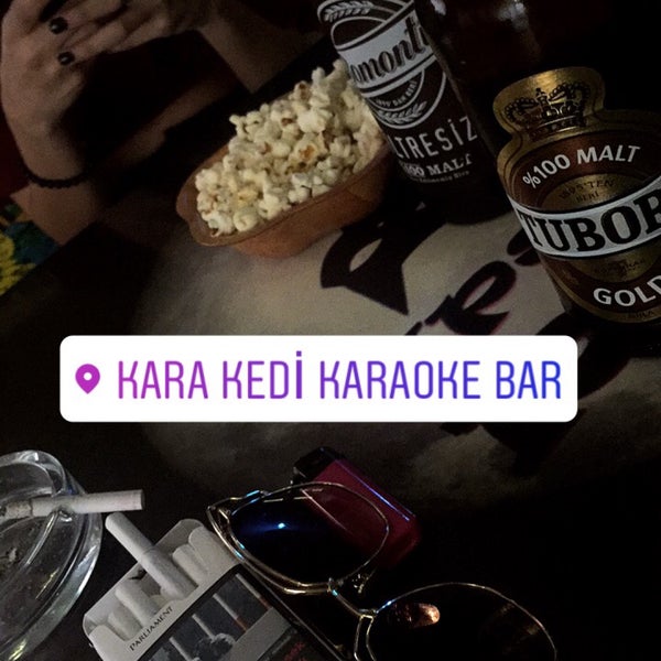 Foto tomada en Kara Kedi Karaoke Bar  por Merve K. el 4/30/2017