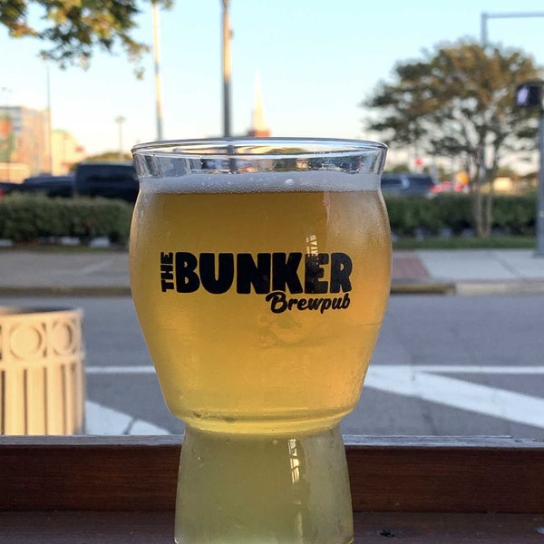 Foto tirada no(a) The Bunker Brewpub por Beer S. em 6/15/2022