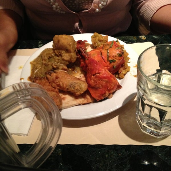 Das Foto wurde bei New Delhi Indian Restaurant von Floyd G. am 4/3/2013 aufgenommen
