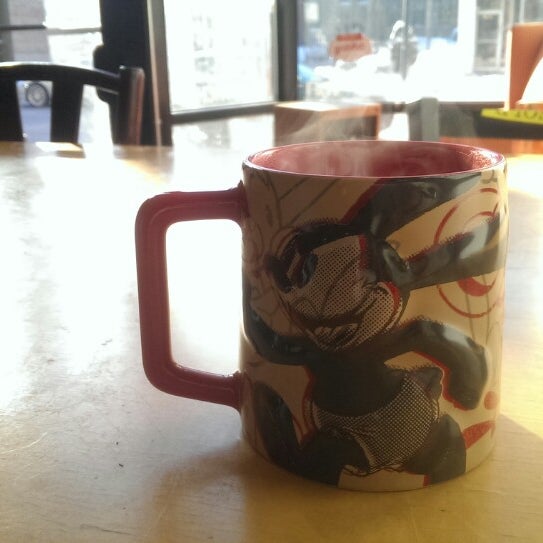 2/3/2014 tarihinde Margaret P.ziyaretçi tarafından Ugly Mug Cafe'de çekilen fotoğraf