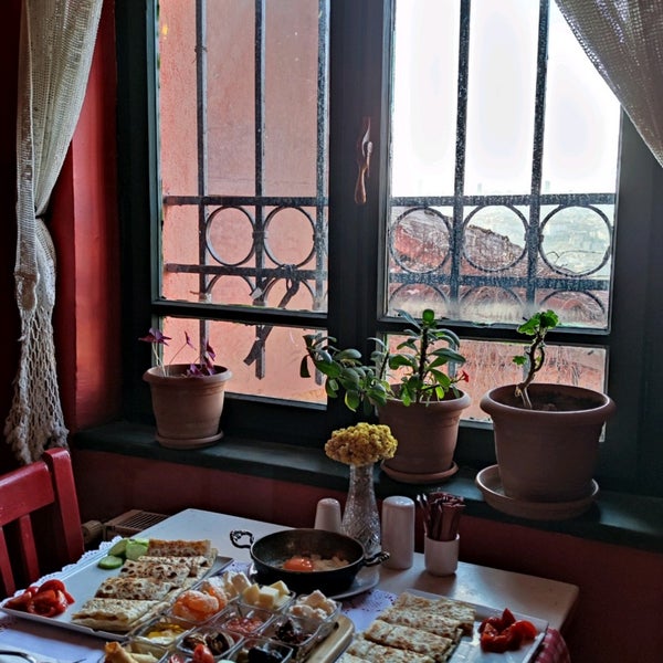 1/16/2022 tarihinde Haydar B.ziyaretçi tarafından Kirit Cafe'de çekilen fotoğraf
