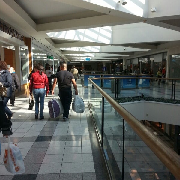 Photo taken at The Galleria at White Plains by Killerclown B. on 10/26/2013