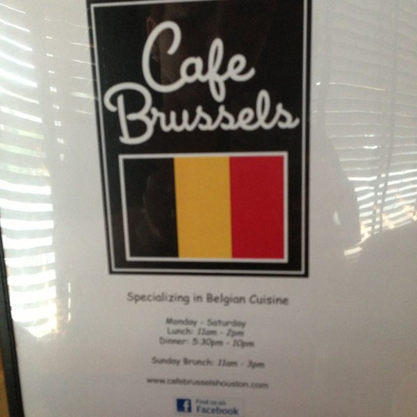 Foto tirada no(a) Cafe Brussels por Terry C. em 7/26/2013