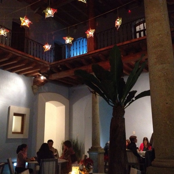 Foto diambil di Restaurante Hotel Azul oleh Theodora V. pada 12/30/2013