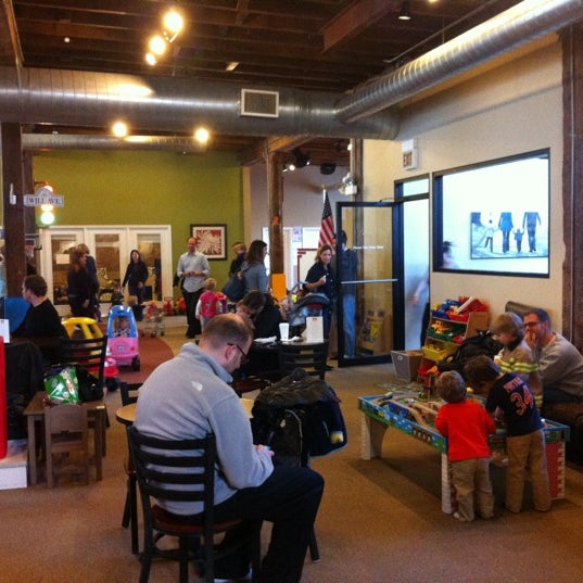 11/4/2012 tarihinde Stephen S.ziyaretçi tarafından Little Beans Cafe'de çekilen fotoğraf