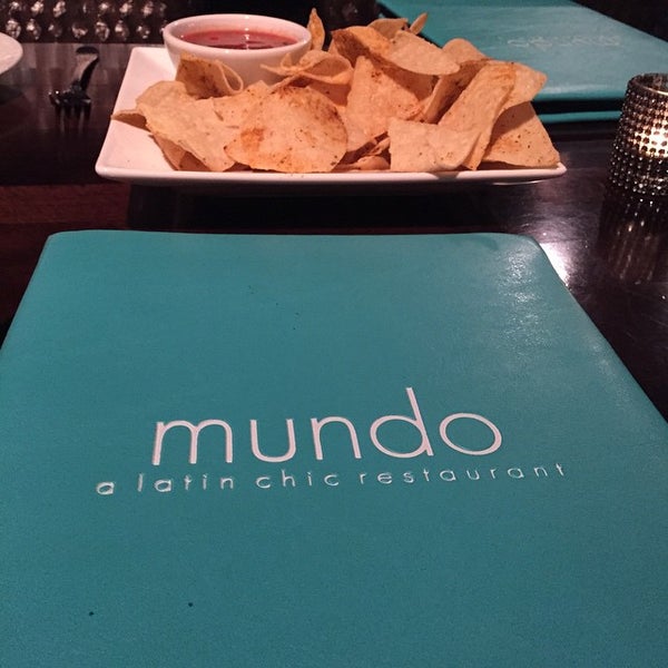 รูปภาพถ่ายที่ Mundo โดย Vino Las Vegas เมื่อ 2/18/2015