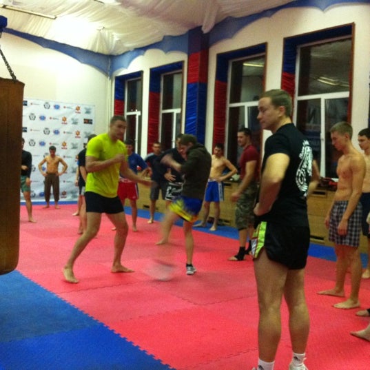 รูปภาพถ่ายที่ Спортивный клуб «Синергия» / Synergy Gym โดย Tru J. เมื่อ 10/9/2012