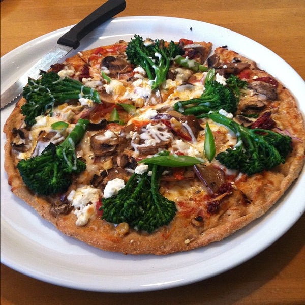 California Pizza Kitchen Orlando California Pizza Kitchen - Waterford Lakes Town Center - 45 tips