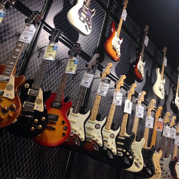 Guitar Center Music Store in Omaha