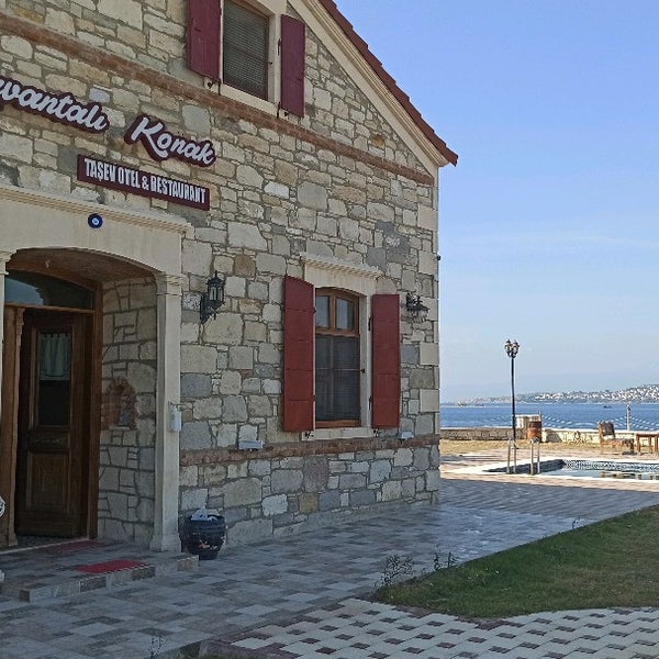 Foto diambil di Lavantalı Konak Taş Ev &amp; Restoran oleh Engin E. pada 10/24/2021