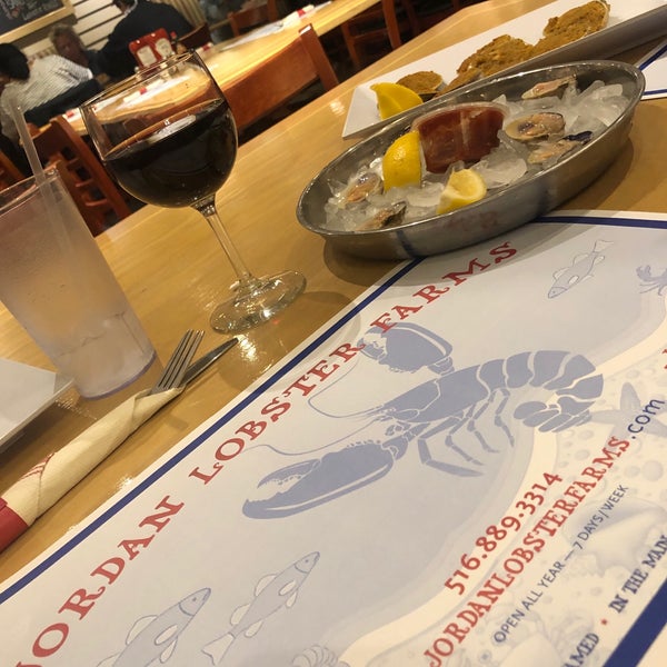 There’s not a bad item on the menu. Had the little necks, fried clams, lobster roll....one of the best lobster rolls I’ve had. Jordan’s has been around for years and is still going strong!!