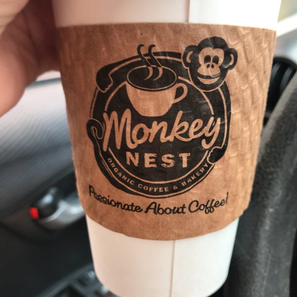 รูปภาพถ่ายที่ Monkey Nest Coffee โดย Melanie M. เมื่อ 4/19/2017