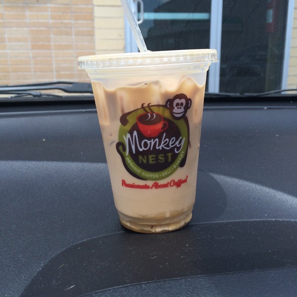 Das Foto wurde bei Monkey Nest Coffee von Melanie M. am 7/17/2015 aufgenommen
