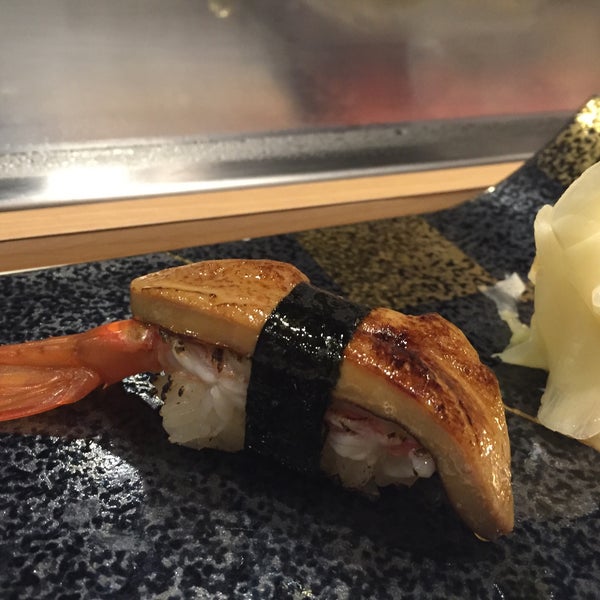 Foto tirada no(a) Shinzo Japanese Cuisine por M S. em 5/20/2015