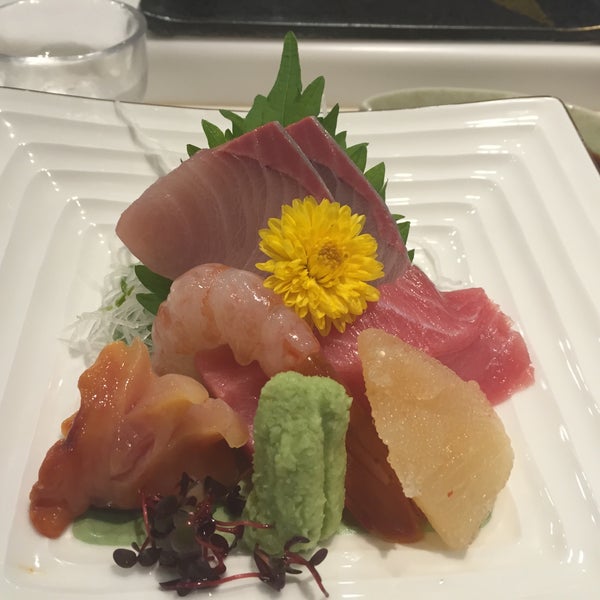 Foto tirada no(a) Shinzo Japanese Cuisine por M S. em 5/20/2015
