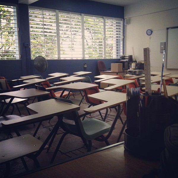 Escuela Superior Gabriela Mistral Colegio Secundario En San Juan