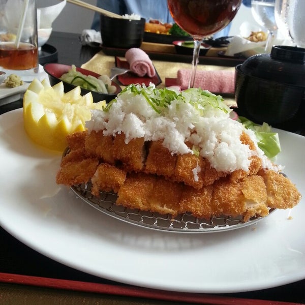 รูปภาพถ่ายที่ Tokyo Japanese Restaurant โดย Smriti C. เมื่อ 6/1/2013