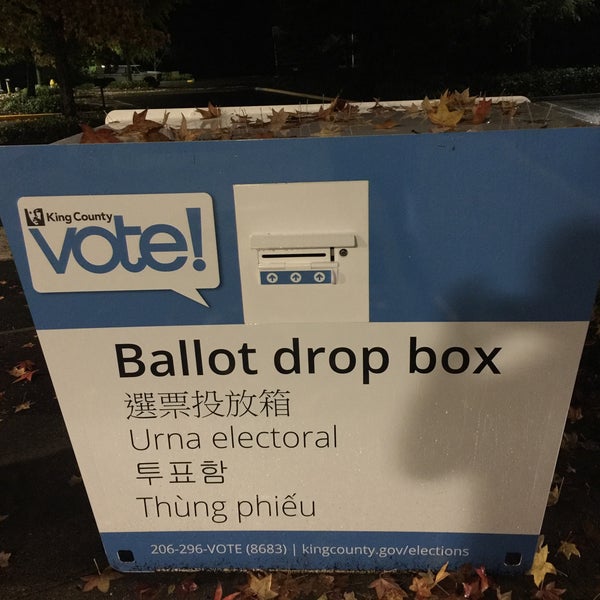 Photos at KCLS Woodinville Library 7 tips from 254 visitors