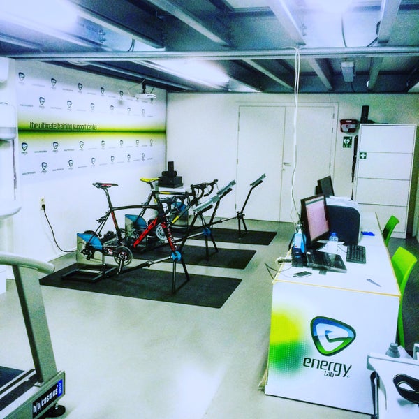 Лаборатория спортивных технологий соколовская. Спортивная лаборатория. Mixture of a laboratory. На грани возможностей. Sport science.