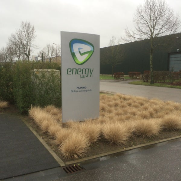 Ut energy. Энергия лаб. Энергия лаб. Тотал энерджи логотип. Энерджи лаб.