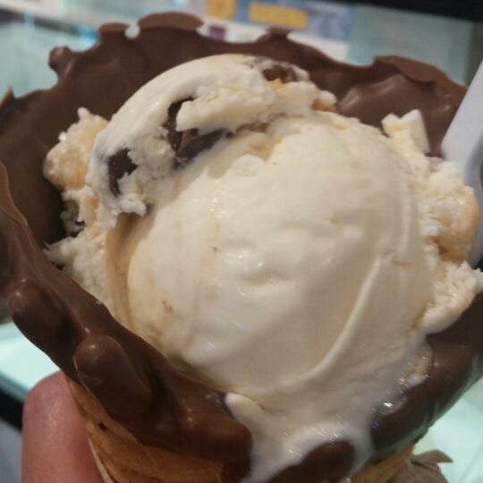Das Foto wurde bei Kilwins Chocolates and Ice Cream von Trecia am 3/18/2014 aufgenommen