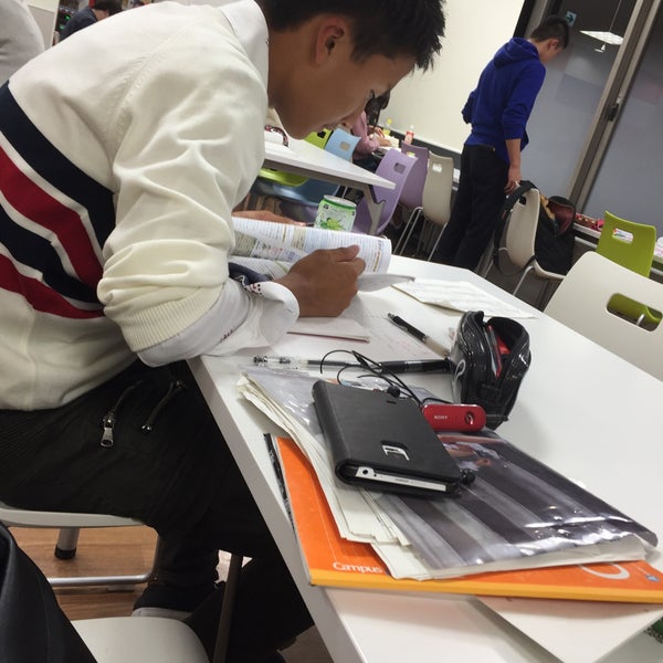 駿台予備学校 上本町校 Colegio En 中央区