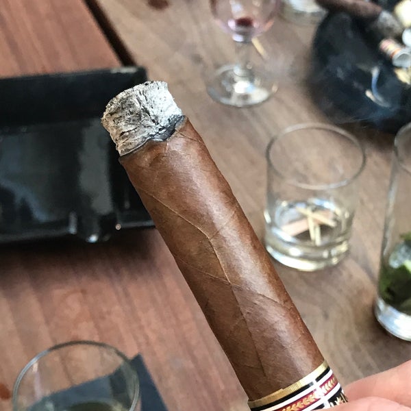 7/15/2017에 Chris님이 Cigar Bar &amp; Grill에서 찍은 사진