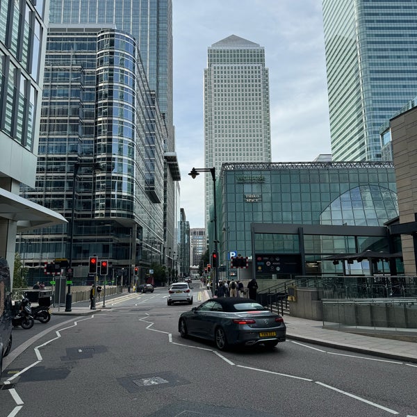 Foto diambil di Canary Wharf oleh 36% pada 10/7/2023