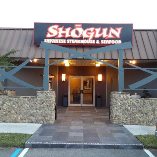 Photo taken at Shogun Japanese Steak House by Bobby B. on 1/11/2014