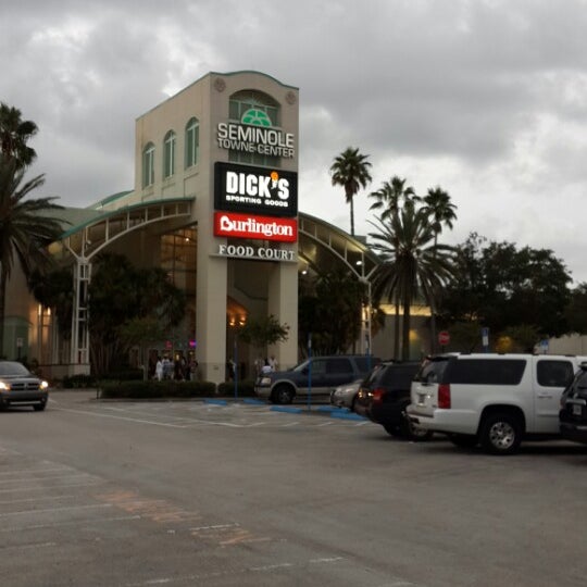 8/17/2013 tarihinde Bobby B.ziyaretçi tarafından Seminole Towne Center'de çekilen fotoğraf